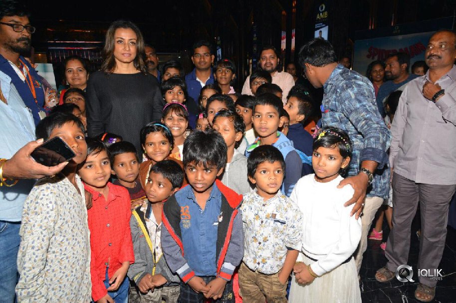 Spiderman-Special-Screening-For-Orphan-Children